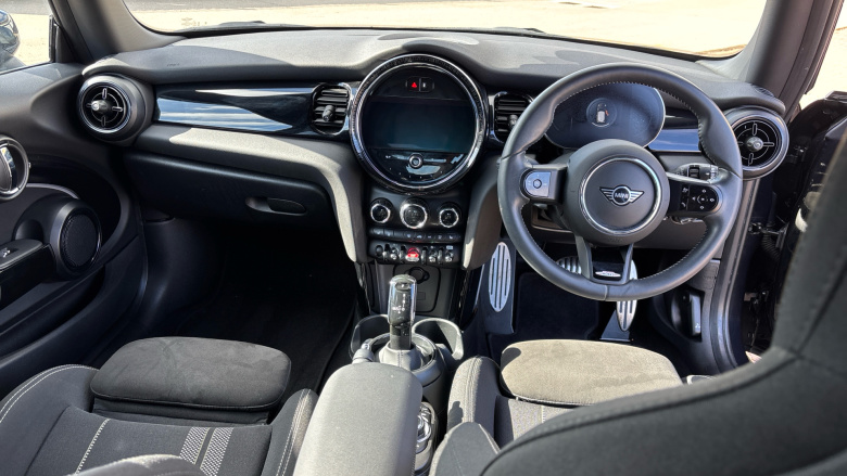 MINI Hatchback 1.5 Cooper Sport 3dr Auto Petrol Hatchback